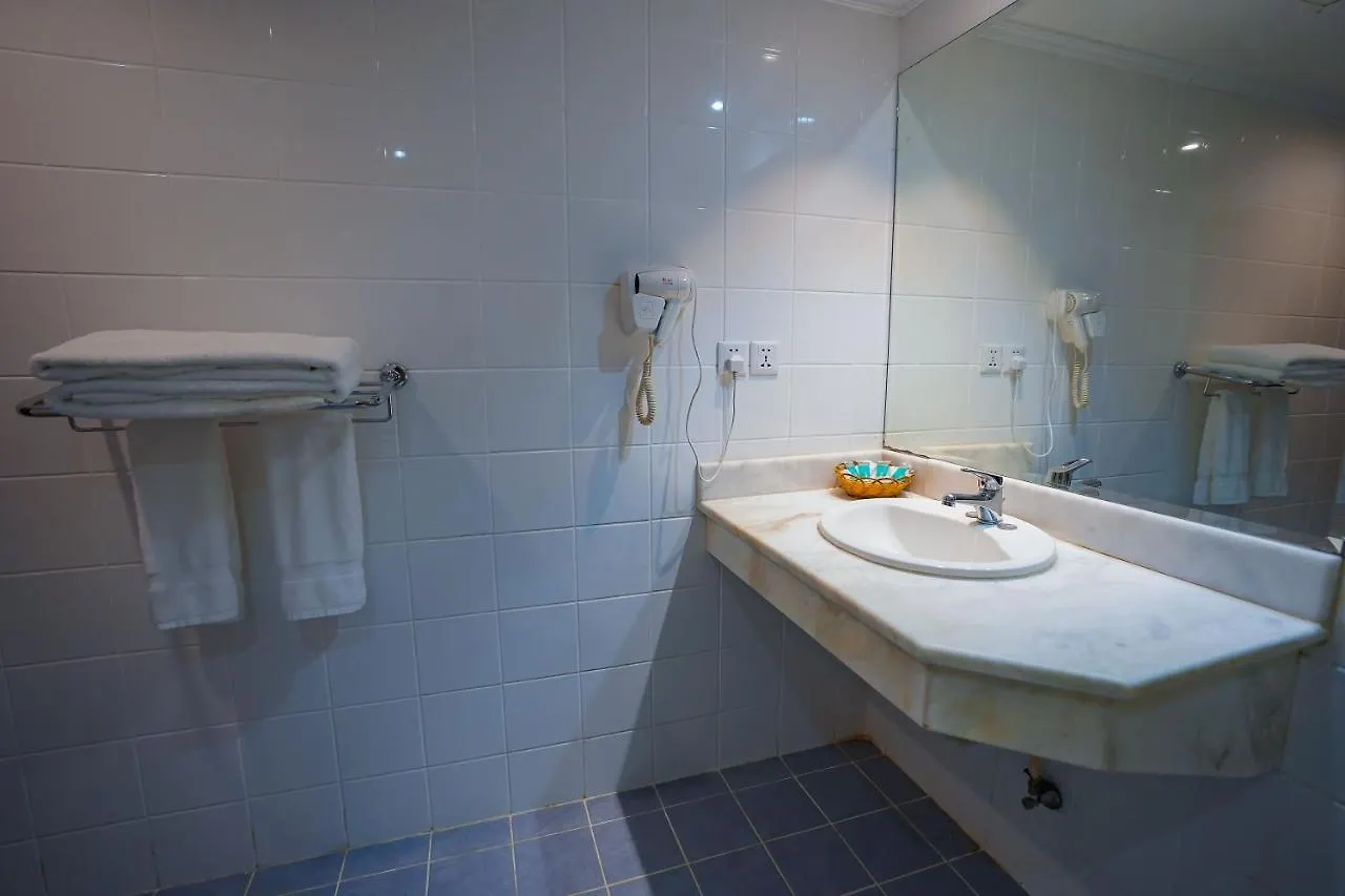 Ambassador Suites Jeddah 4*,